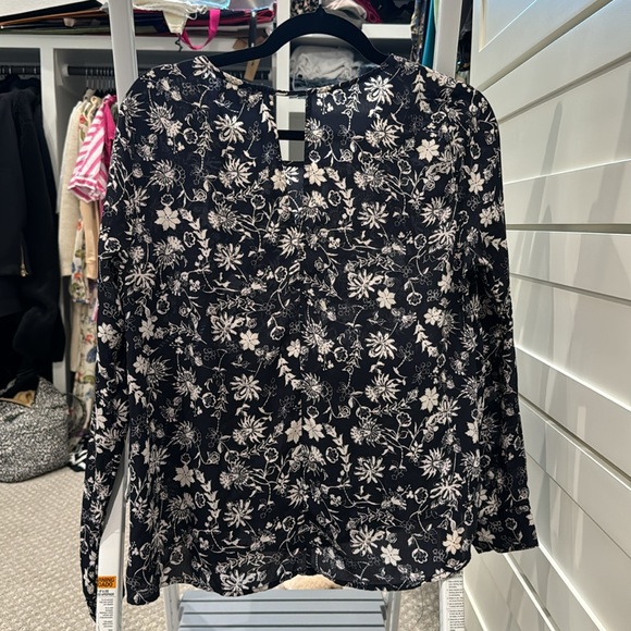 Astr Floral Flowy Blouse - Picture 3 of 4